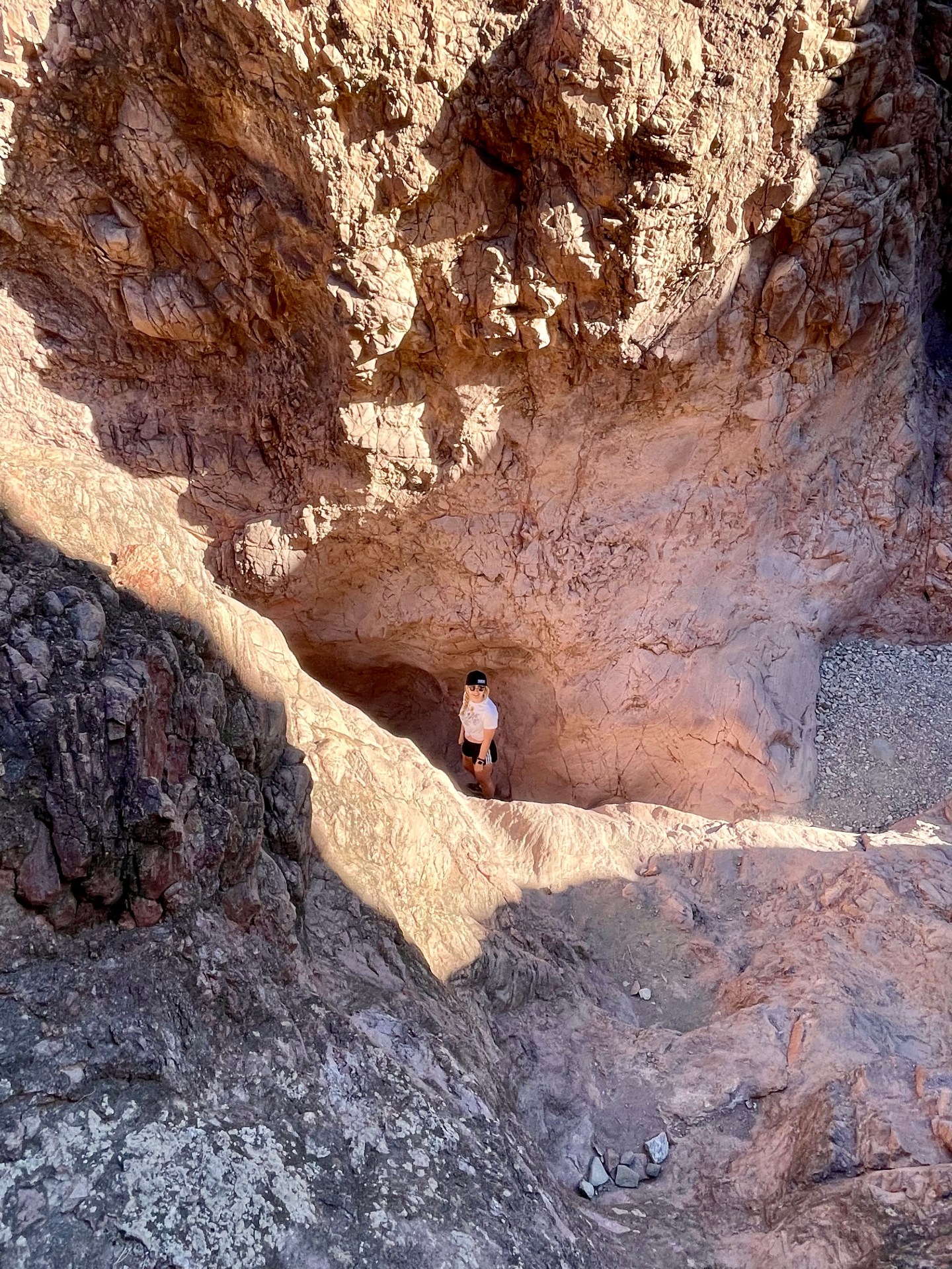 crack-in-the-mountain-trail-lake-havasu-city-az-tiaonthetrail