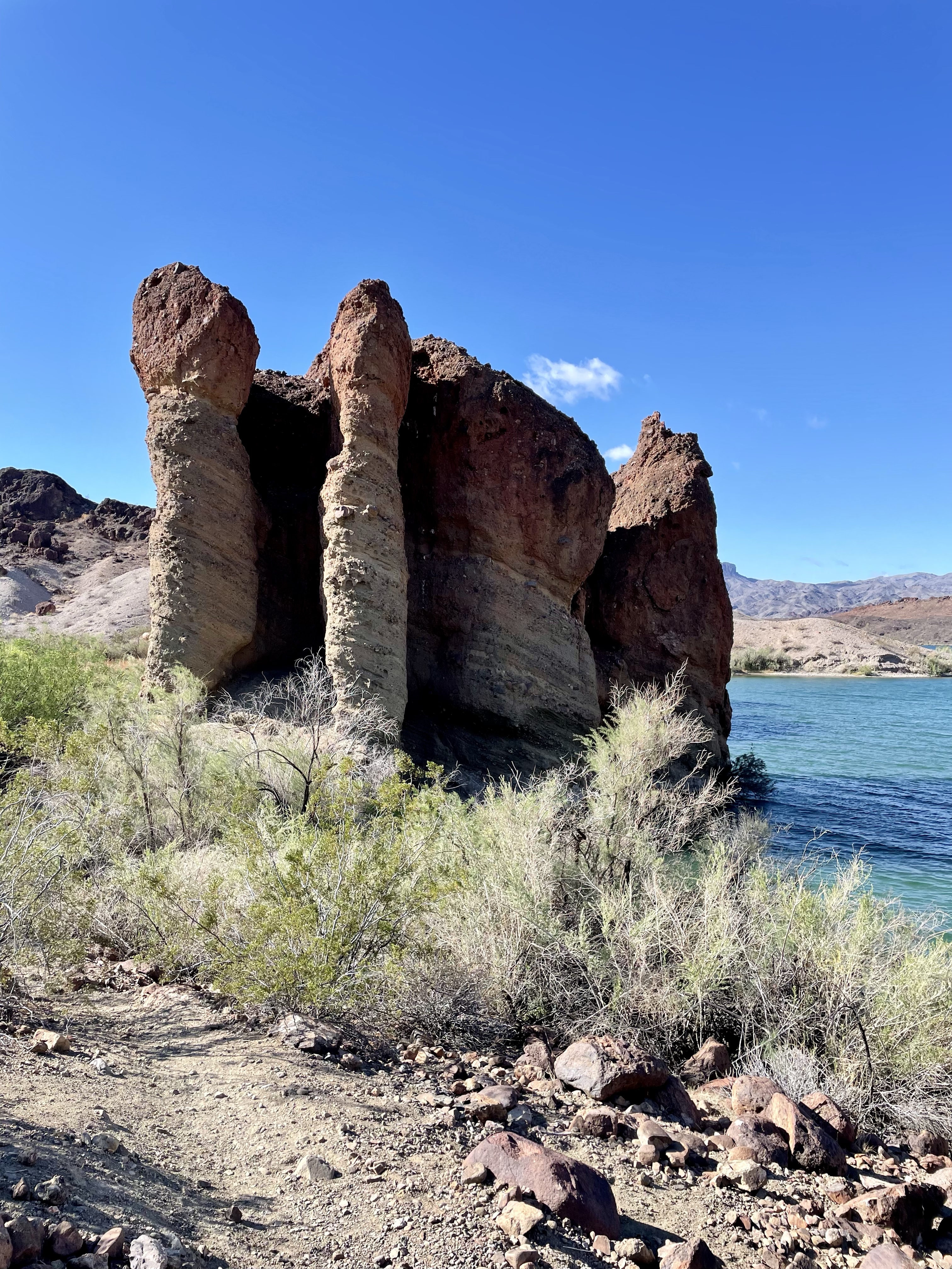 crack-in-the-mountain-trail-lake-havasu-city-az-tiaonthetrail